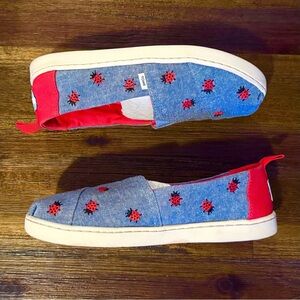 Toms Kids Alpargata Chambray Ladybugs - Size Youth 2.5 - Slip On Stylish DEAL